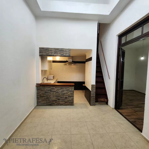 Apartamento En Venta Con Renta, 2 Dormitorios, 1 Baño Y Azotea-estero Bellaco- La Blanqueada