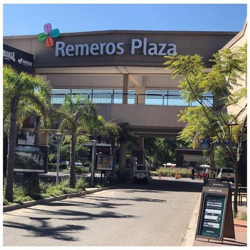 Imagen 2 de 6 de Local En Venta Remeros Plaza Shopping