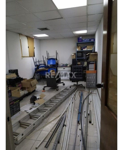 Alquiler Edificio Comercial Los Chaguaramos T300m2 C560m2