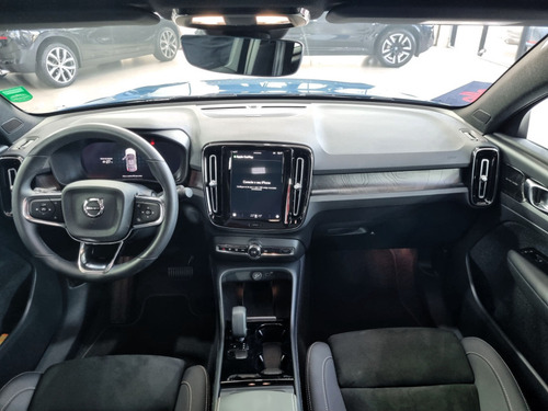 Volvo C40 P8 RECHARGE