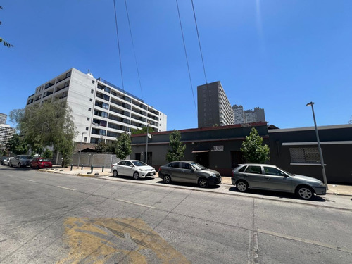 Casa Patronal Con Amplio Terreno A Tres Cuadras Del Metro