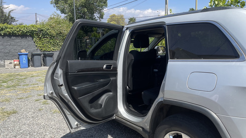 Jeep Grand Cherokee Laredo 4X2 3.6L