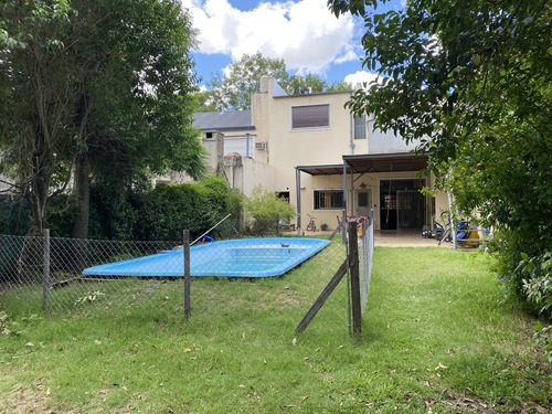 Casa De 3 Dormitorios Con Parrillero, Pileta Y Galería - Fisherton