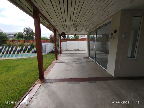 400/140 M2, 3 D/ 3 B/ Piscina/ Más Servicio (92131)