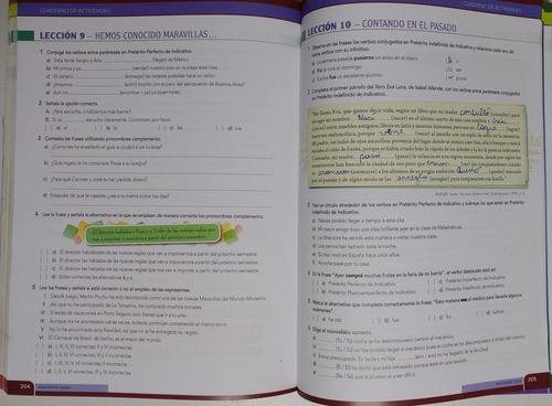 Español. Ensino Médio. Libro Del Alumno - Volume Único (+ Cd Rom), 1a Edição Em Espanhol Por Livia Radis Baptista (autora), Editora Santillana 2011 (Usado)