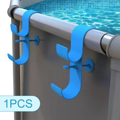 Colgilla De De La Piscina Junto A La Piscina De La Azul