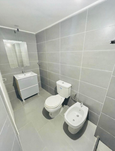 Imagen 6 de 8 de 1224 Venta Apto Con Renta, 2dorm,parrillero Uso Exclusivo Tres Cruces