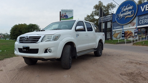 Toyota Hilux 3.0 Cd Srv Cuero 4x4 5at - A4 2015