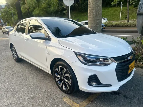 Chevrolet Onix 1.0T Premier Sedan At