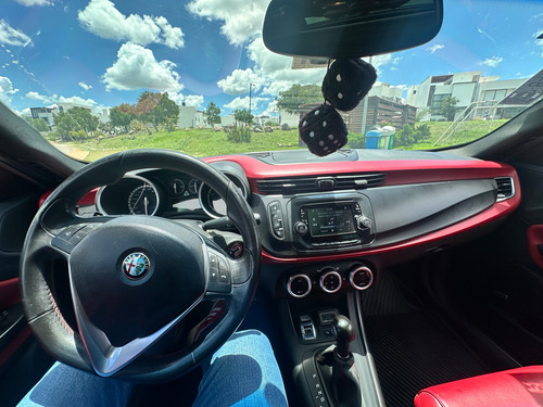 Alfa Romeo Giulietta 1.8 Quadrifoglio Verde Ddct At