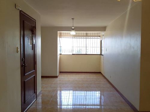 Imagen 4 de 15 de Nelida Lugo Alquila Apartamento Cumboto Norte Puerto Cabello