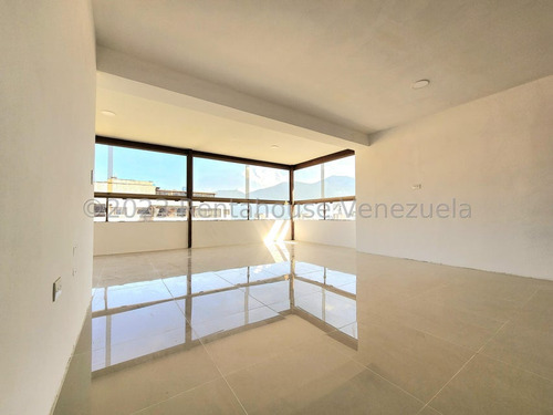 Apartamento Penthouse Dúplex Remodelado 295 M² 4h, 7b, 3p, Residencia Geminis En Calle Cerrada En Venta En Los Samanes Avenida 3 Caracas