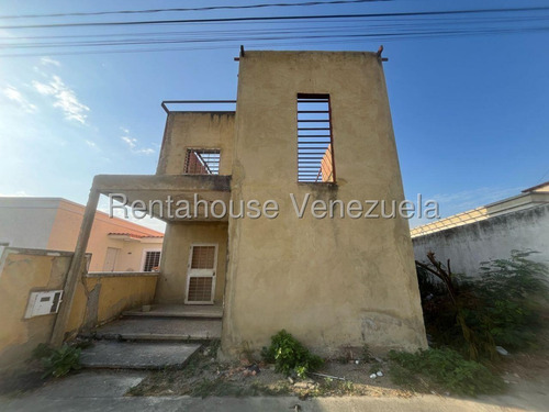 Venta Casa En Cabudare En Obra Gris, Ubicada En Un Urbanismo Cerrado Con Seguridad ,urb La Montanita Katty Vasquez Kv- Cod 25 -19913