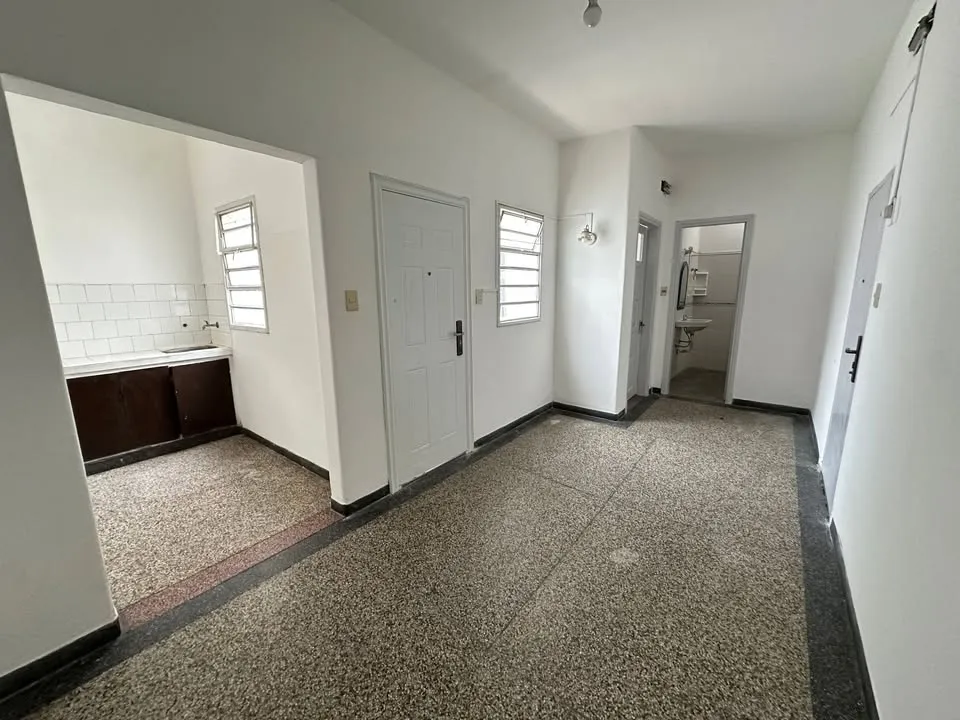 Alquiler Apartamento 1 Dormitorio Con Patio, Luminoso, Sin Gastos Comunes / Cerrito · Foto 2