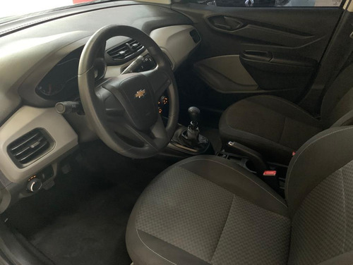 Imagem 6 de 11 de Chevrolet Onix Joy 1.0 1.0 Branca 2018/2019 Flex Mec