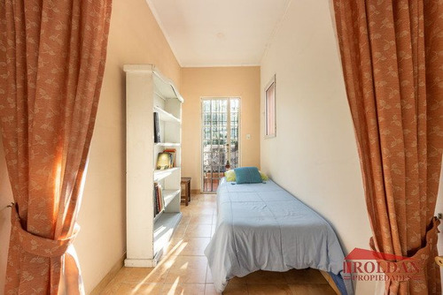 Bajamos El Precio - Chalet-lote 303 M2-living-coc-3 Dorm En