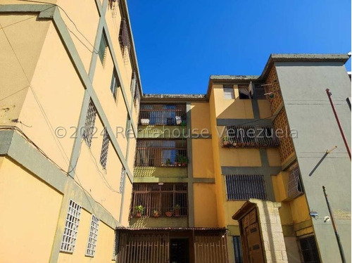 Hector Piña Alquila Apartamento En Zona Este De Barquisimeto 2 4-1 4 8 1 2