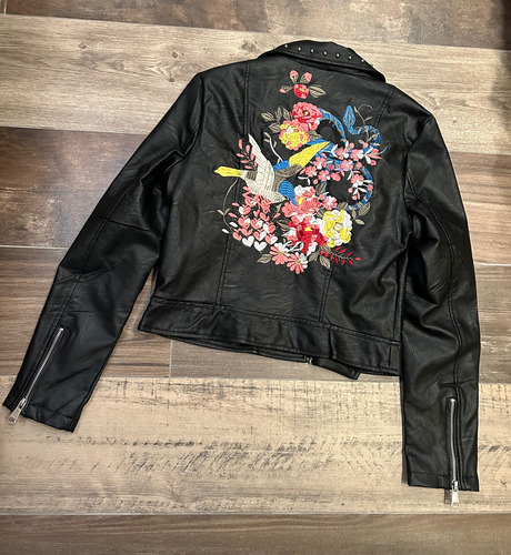 Campera Bordada Con Tachas Mujer