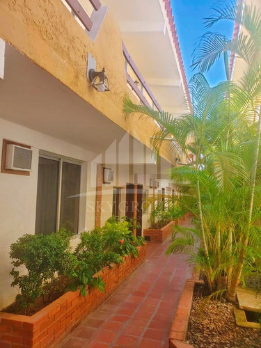 Imagen 8 de 19 de Yohandys Vende Hotel En Chichiriviche Estado Falcon