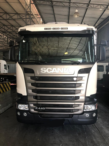 Imagem 2 de 9 de Scania 440 6x2 2018 Impecável