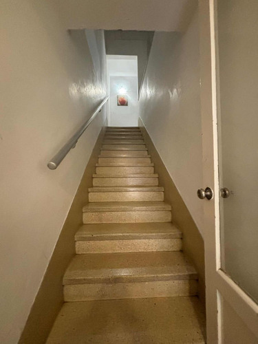 Venta De Casa Con Renta, Sobre Calle San Martín