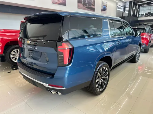 Chevrolet Suburban 6.2 High Country 4X4 At
