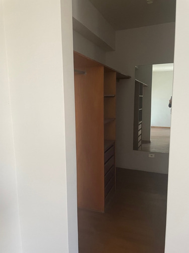 Imagen 11 de 19 de Se Vende Apto 145m2 3h+s/2.5b+s/2p Los Dos Caminos 5769
