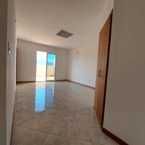 Penthouse Ubicado En Pampatar, Detrás Del Sámbil