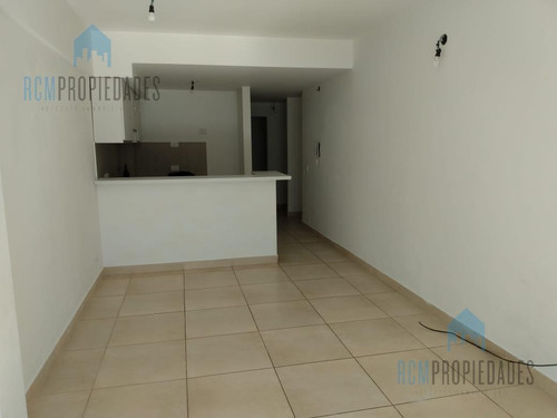 Imagen 8 de 11 de 1 Y1/2 Ambiente C/ Balcón - San Cristóbal