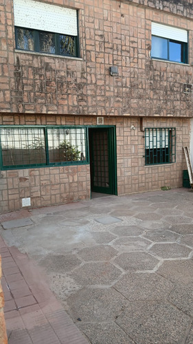 En Alquiler! Casa 3 Dormitorios - Patio C Asador Cochera ¡pleno B Jardin!