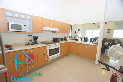 Imagen 15 de 30 de Cad Diamante Lakes Zafiro 327. Terraza Con Vista A La Alberca Y Jardines