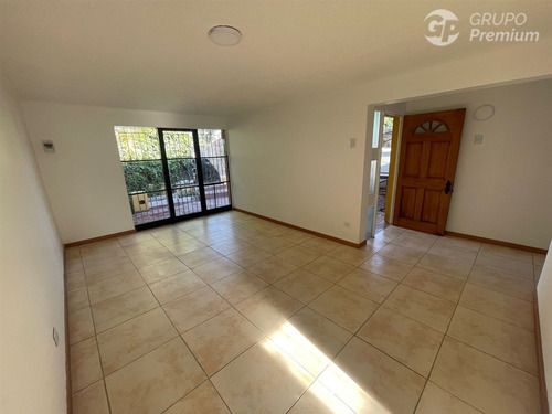 Casa Recién Remodelada 3 Dorm.1b En Arriendo En Maipú