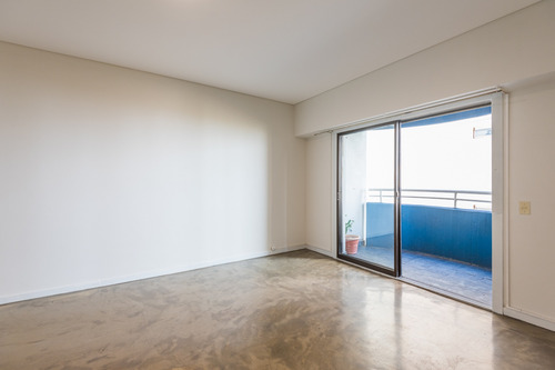 En Venta Monoambiente Con Balcón En Pleno Belgrano - Seg 24 Hs.