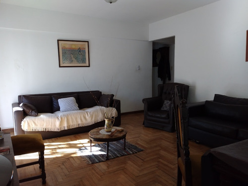 Vendo 4 Ambientes De 97 Mt. 2 Baños. Cocina. Lavadero. Frente Con Balcón. Próx Subte Est Rosas