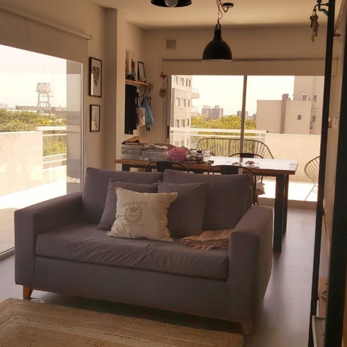 Imagen 1 de 16 de Departamento 2 Ambientes Con 2 Cocheras Y Balcón Terraza En Venta, Berazategui Centro.