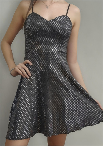Vestido Corto Brilloso Falda Acampanada