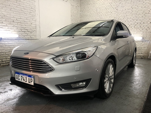 Ford Focus 4p 2.0l M/t Titanium 2018