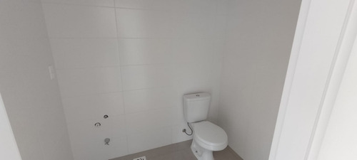 Imagem 2 de 12 de Loja Comercial No Bairro Pantanal, Em Florianópolis - 79863