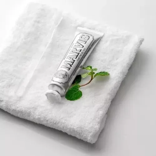 An Nuevo Pasta De Dientes Marvis Whitening Mint, 3.7 Oz