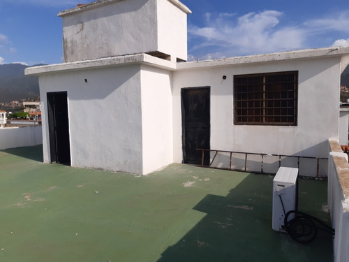 Imagen 13 de 14 de Vendo Casa La Atlantida. 450mts.2niveles, 5hab, 4baños, Tanq