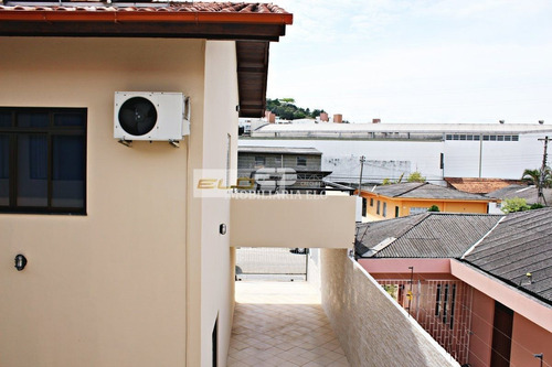 Imagem 23 de 30 de Casa Ampla Com Pátio E Edícula Em Forquilhinhas. - 3476