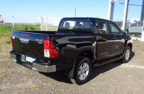 Imagen 4 de 7 de Toyota Hilux Srv 4x2 Mt 2.8l