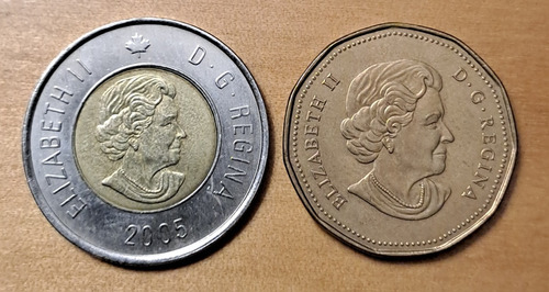 Canadá X 2 Monedas 1 Dólar 2003 Y 2 Dólares 2005. Bimetalica