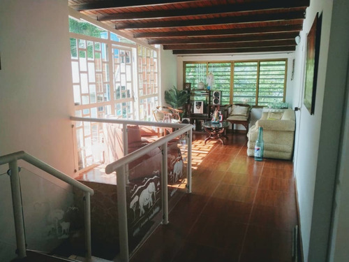 Imagen 2 de 14 de Casa Dos Niveles 150m2 Urb Asocsuveas Los Teques
