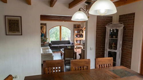 Casa En Parcela De Más De 10.000 M2
