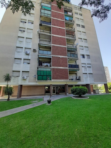 Venta. Dpto 4 Amb. Con Cochera Cubierta. Edificio 64. Villa Celina.