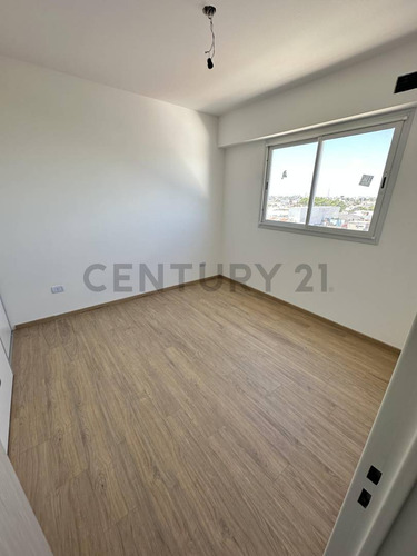 Departamento De 3 Ambientes A Estrenar! Con Cochera Cubierta