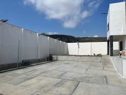 Casa Grande Tipo Minimalista