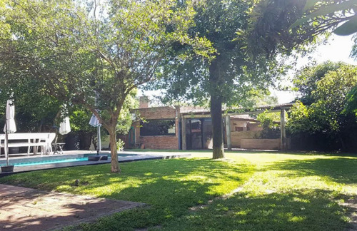 Hermosa E Importante Casa En Altos Del Pinar, Con Piscina!