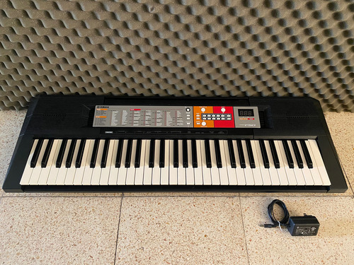 Teclado Yamaha Psr F50 - Video Negro (Usado)